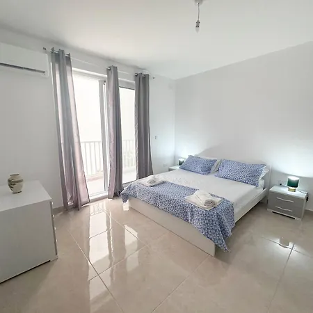 Ap Swieqi * Is-Swieqi